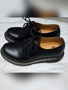 Ladies' Dr Martens 1461 Smooth Leather Oxfords - Size 7